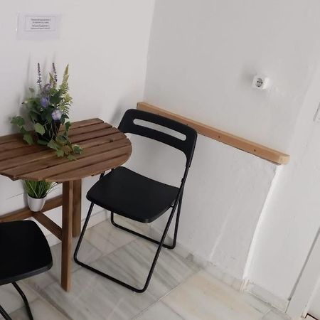 Malaguena Salerosa "Apartamento - Estudio Con Terraza" En Casa Tipica De 1 A 4 Dormitorios Málaga Dış mekan fotoğraf