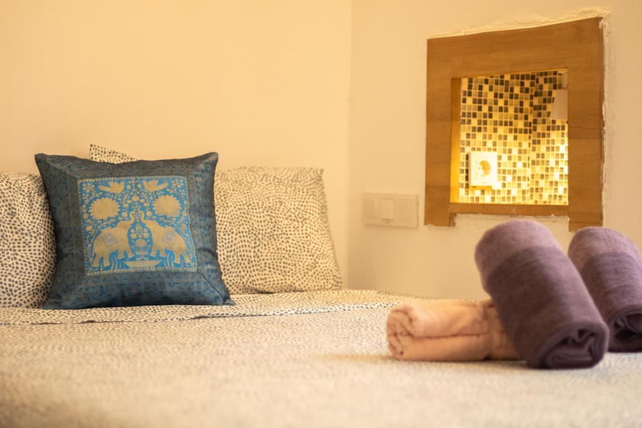 Malaguena Salerosa "Apartamento - Estudio Con Terraza" En Casa Tipica De 1 A 4 Dormitorios Málaga Dış mekan fotoğraf