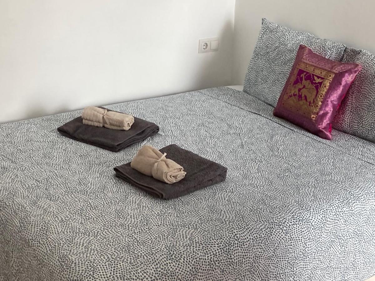Malaguena Salerosa "Apartamento - Estudio Con Terraza" En Casa Tipica De 1 A 4 Dormitorios Málaga Dış mekan fotoğraf