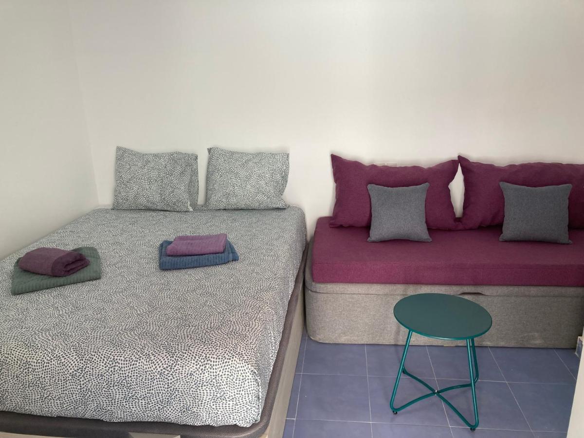 Malaguena Salerosa "Apartamento - Estudio Con Terraza" En Casa Tipica De 1 A 4 Dormitorios Málaga Dış mekan fotoğraf
