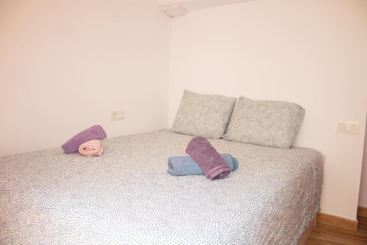 Malaguena Salerosa "Apartamento - Estudio Con Terraza" En Casa Tipica De 1 A 4 Dormitorios Málaga Dış mekan fotoğraf
