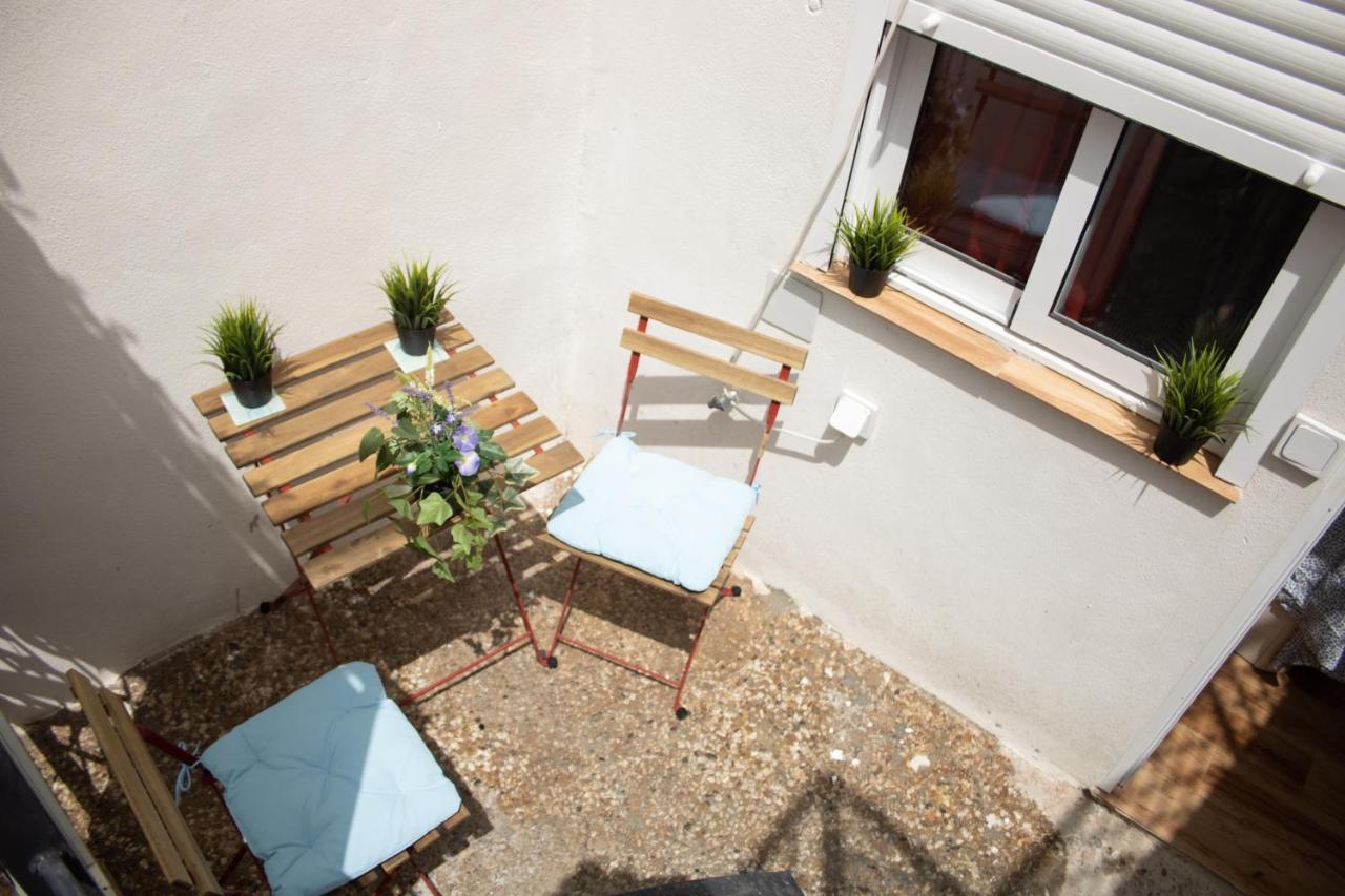 Malaguena Salerosa "Apartamento - Estudio Con Terraza" En Casa Tipica De 1 A 4 Dormitorios Málaga Dış mekan fotoğraf