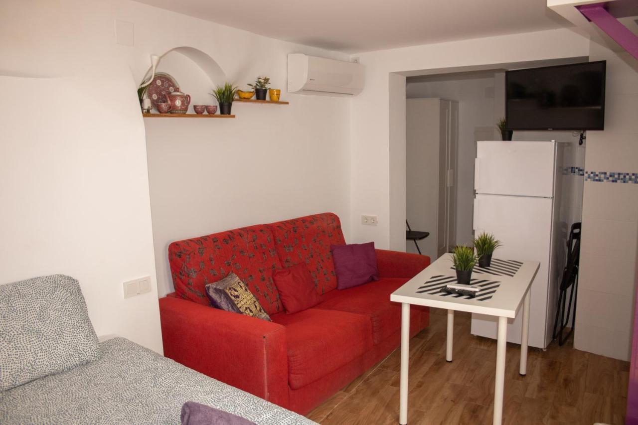 Malaguena Salerosa "Apartamento - Estudio Con Terraza" En Casa Tipica De 1 A 4 Dormitorios Málaga Dış mekan fotoğraf