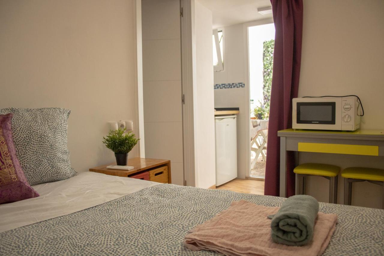 Malaguena Salerosa "Apartamento - Estudio Con Terraza" En Casa Tipica De 1 A 4 Dormitorios Málaga Dış mekan fotoğraf