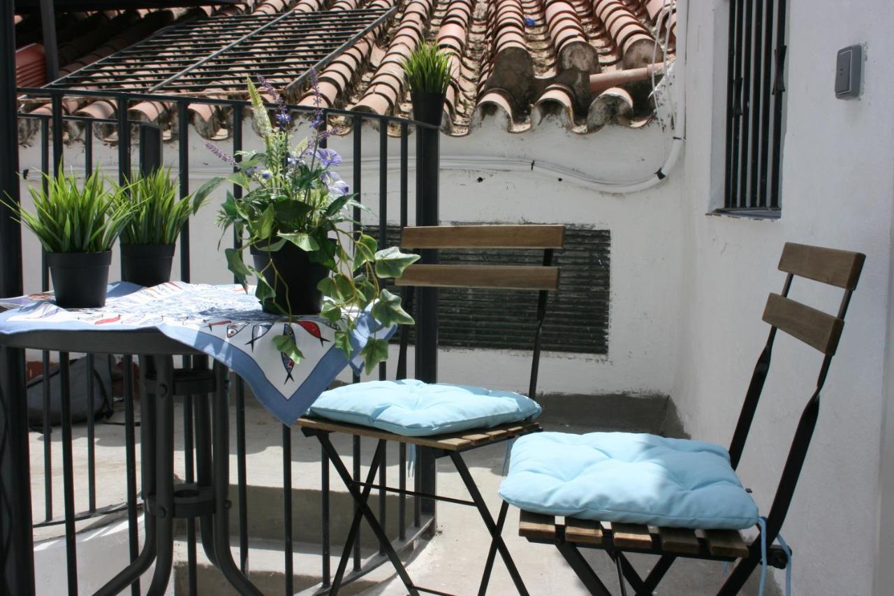 Malaguena Salerosa "Apartamento - Estudio Con Terraza" En Casa Tipica De 1 A 4 Dormitorios Málaga Dış mekan fotoğraf