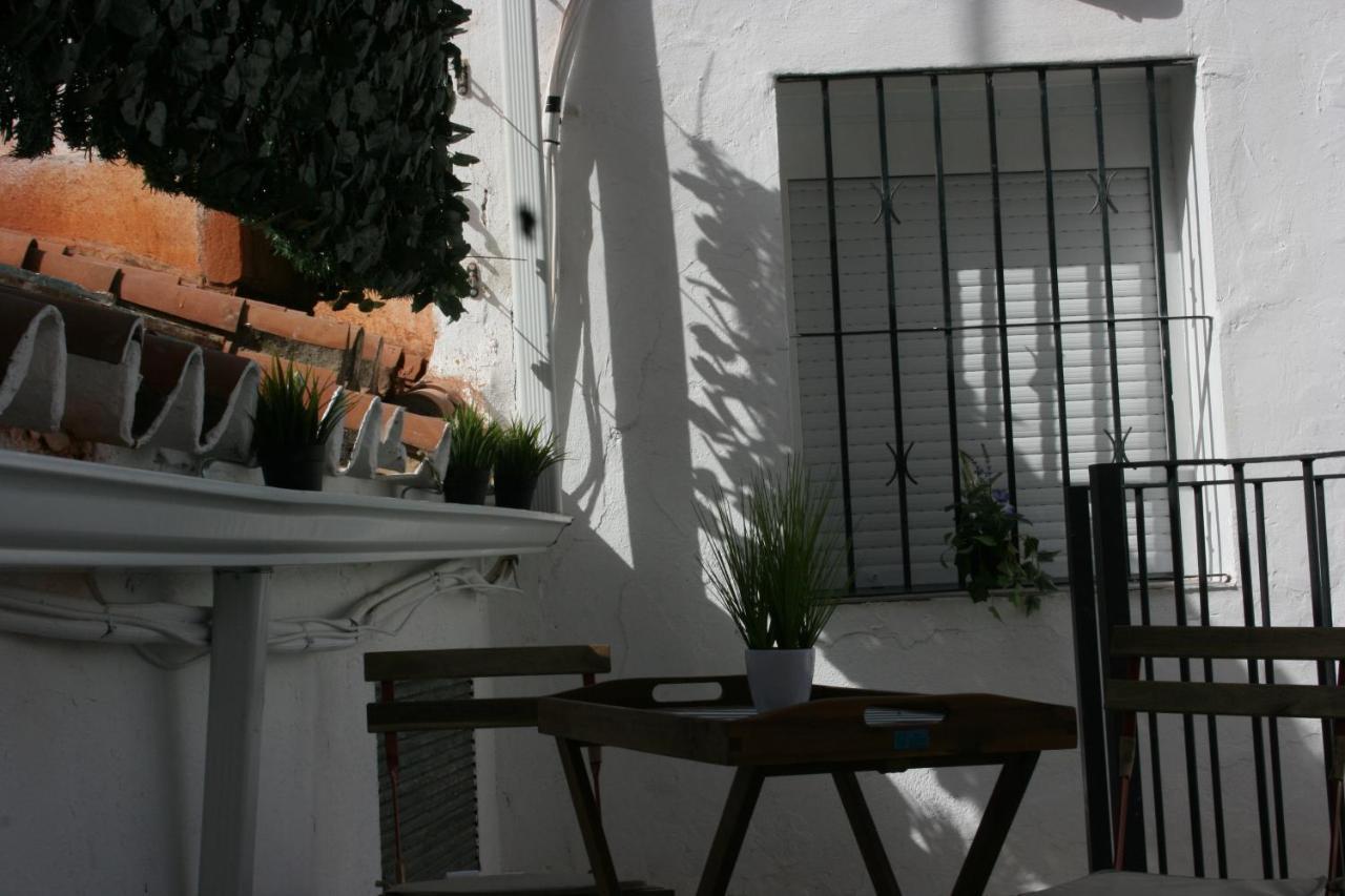 Malaguena Salerosa "Apartamento - Estudio Con Terraza" En Casa Tipica De 1 A 4 Dormitorios Málaga Dış mekan fotoğraf