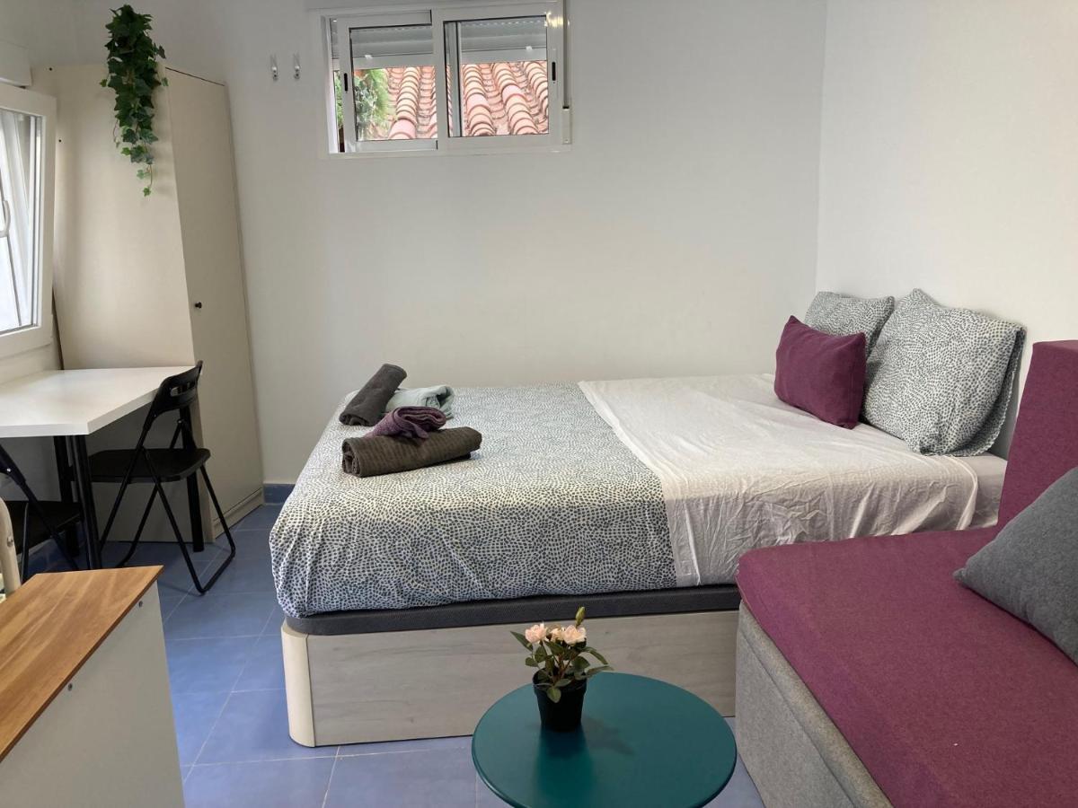 Malaguena Salerosa "Apartamento - Estudio Con Terraza" En Casa Tipica De 1 A 4 Dormitorios Málaga Dış mekan fotoğraf